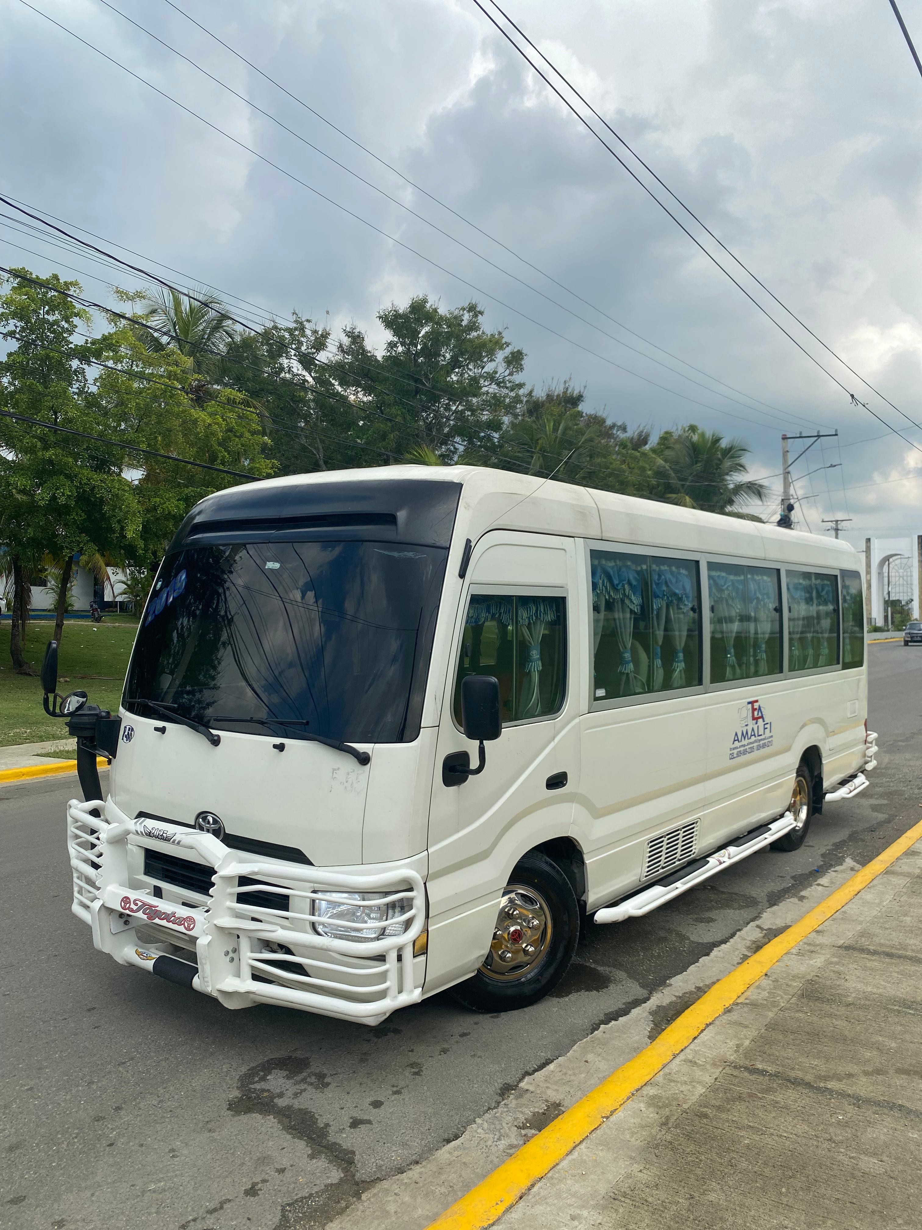 Toyota Coaster Amalfi 30 Pax